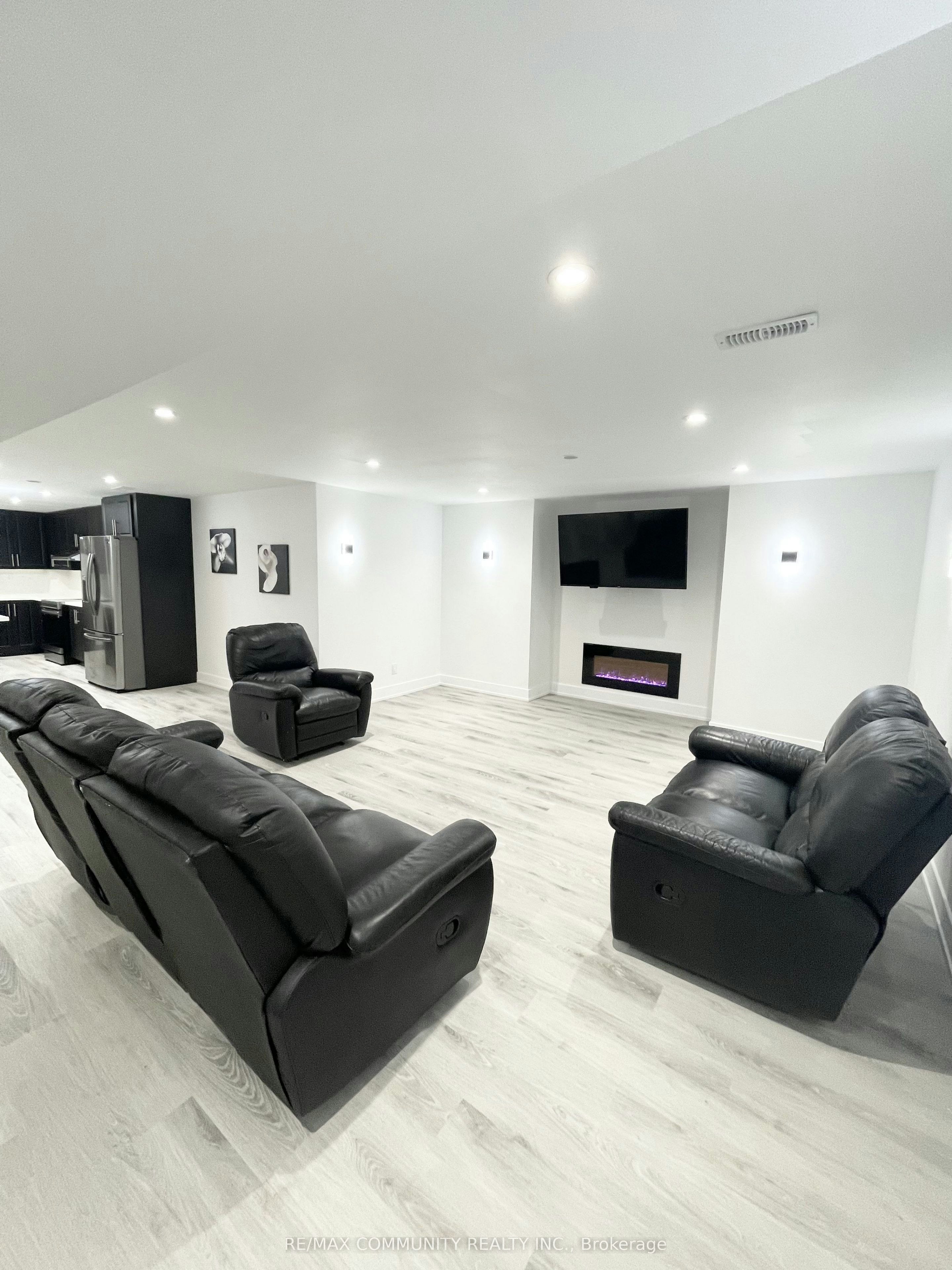 Basement-103 Bartsview Circle, Whitchurch-Stouffville, ON, L4A 0W3 - 4