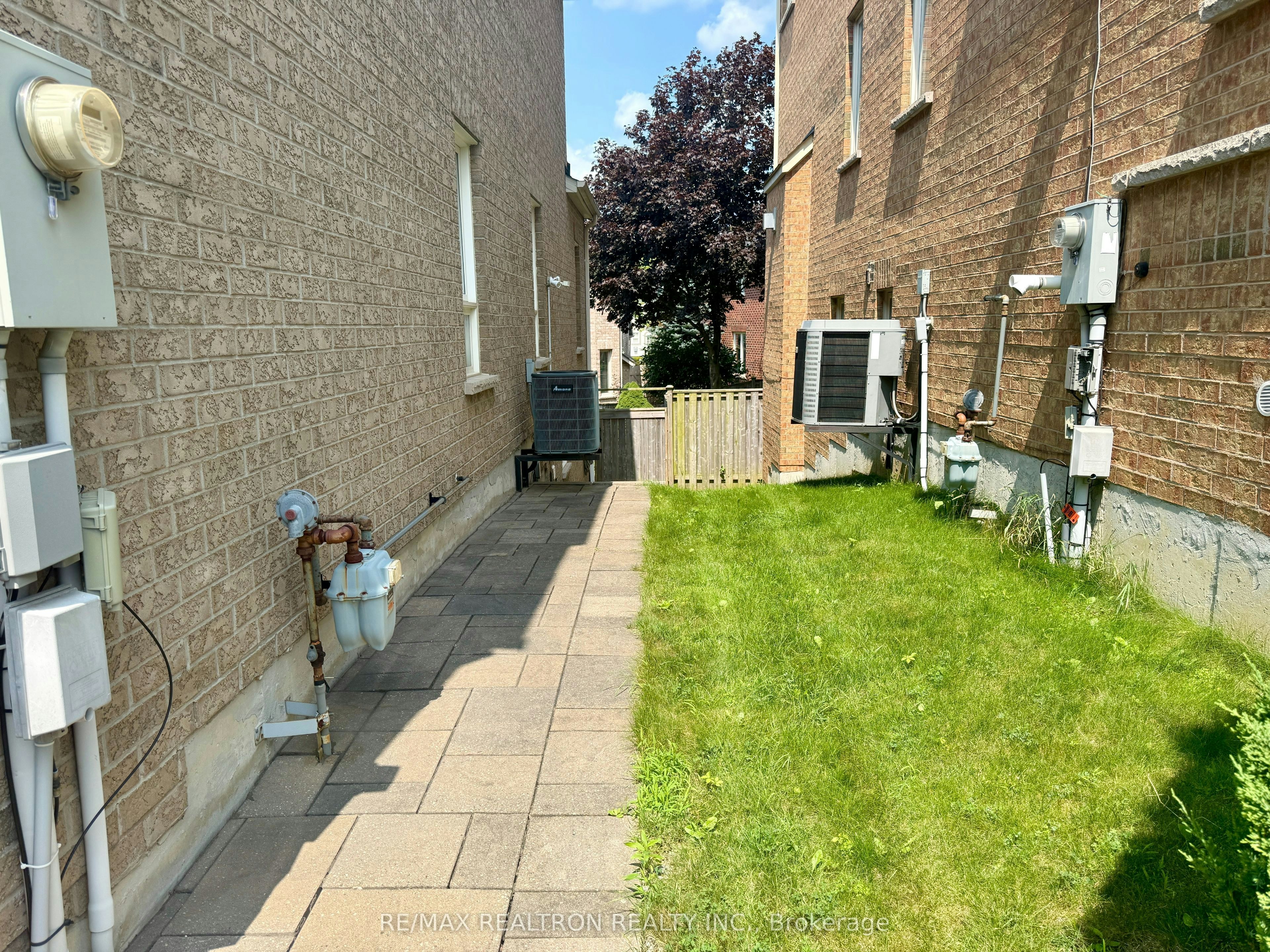 Basement-11 Hubner Drive, Richmond Hill, ON, L4E 4W5 - 4