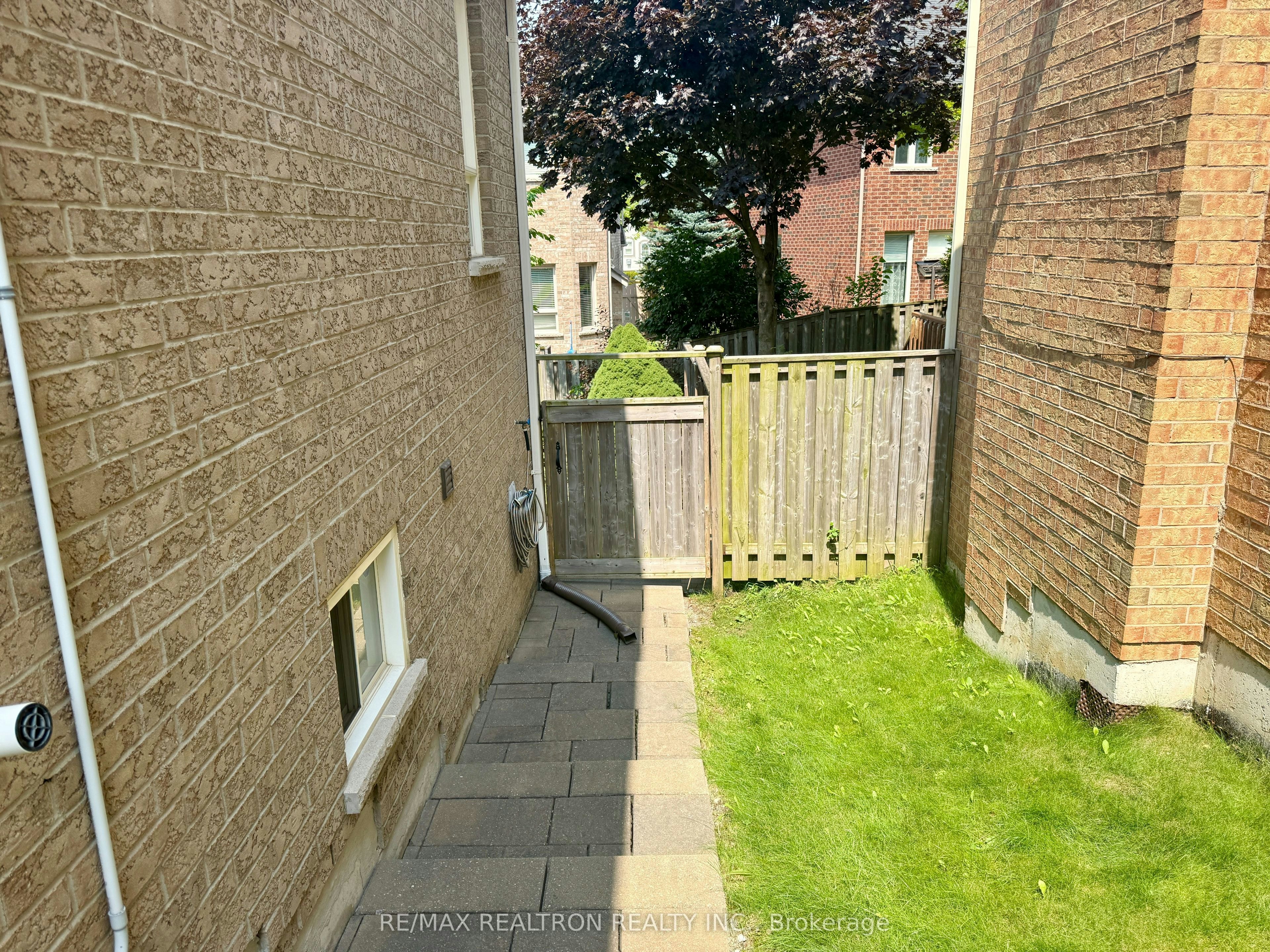 Basement-11 Hubner Drive, Richmond Hill, ON, L4E 4W5 - 5