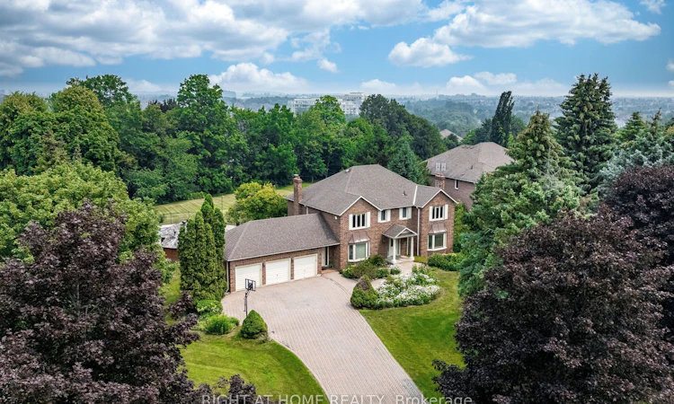 9 Glenridge Drive