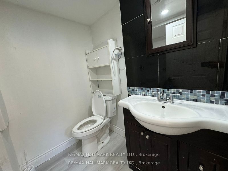 #BSMNT-63 Longford Drive E, Newmarket, ON, L3Y 2Y6 - 13