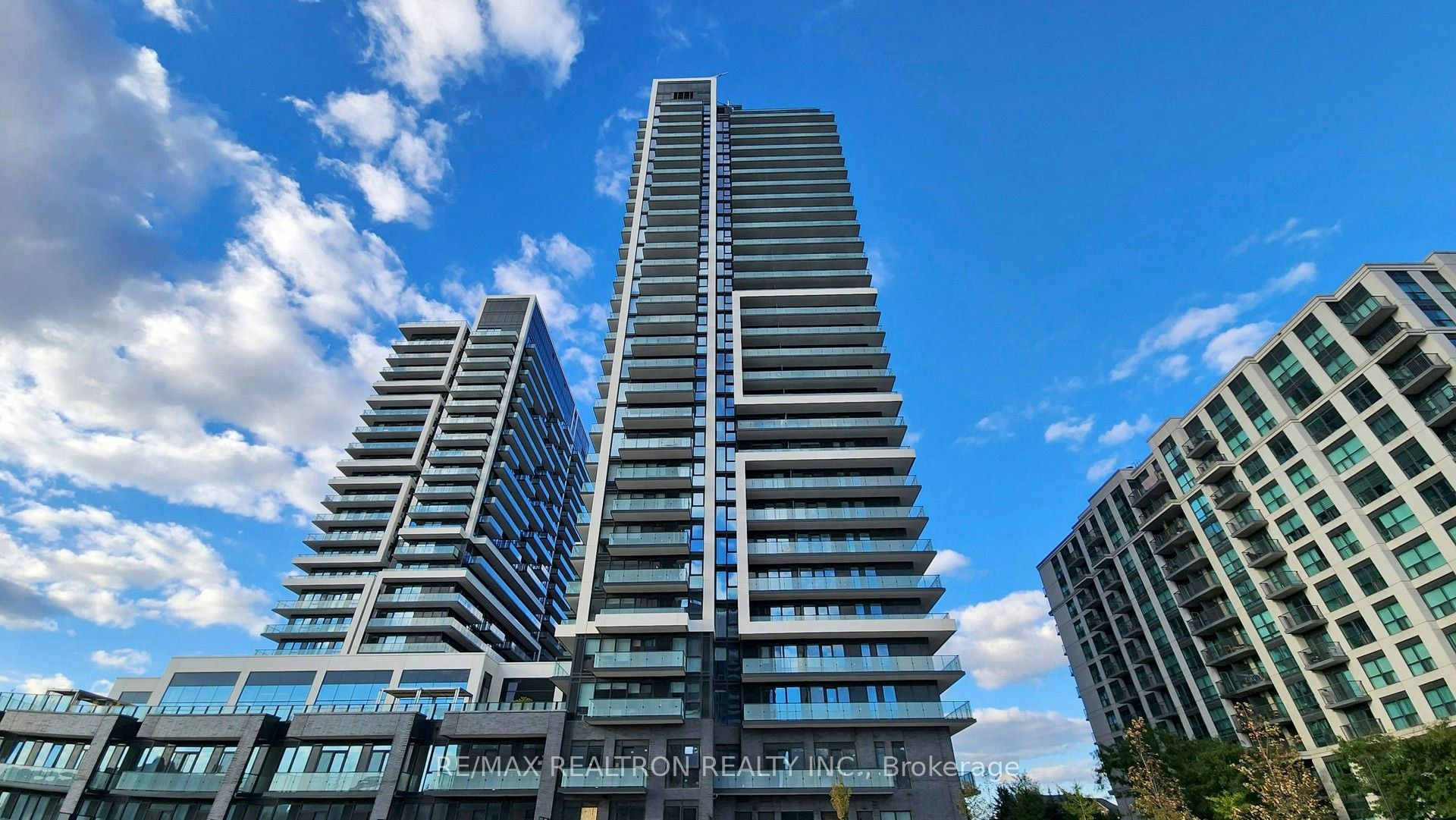 904-105 Oneida Crescent, Richmond Hill, ON, L4B 0H6