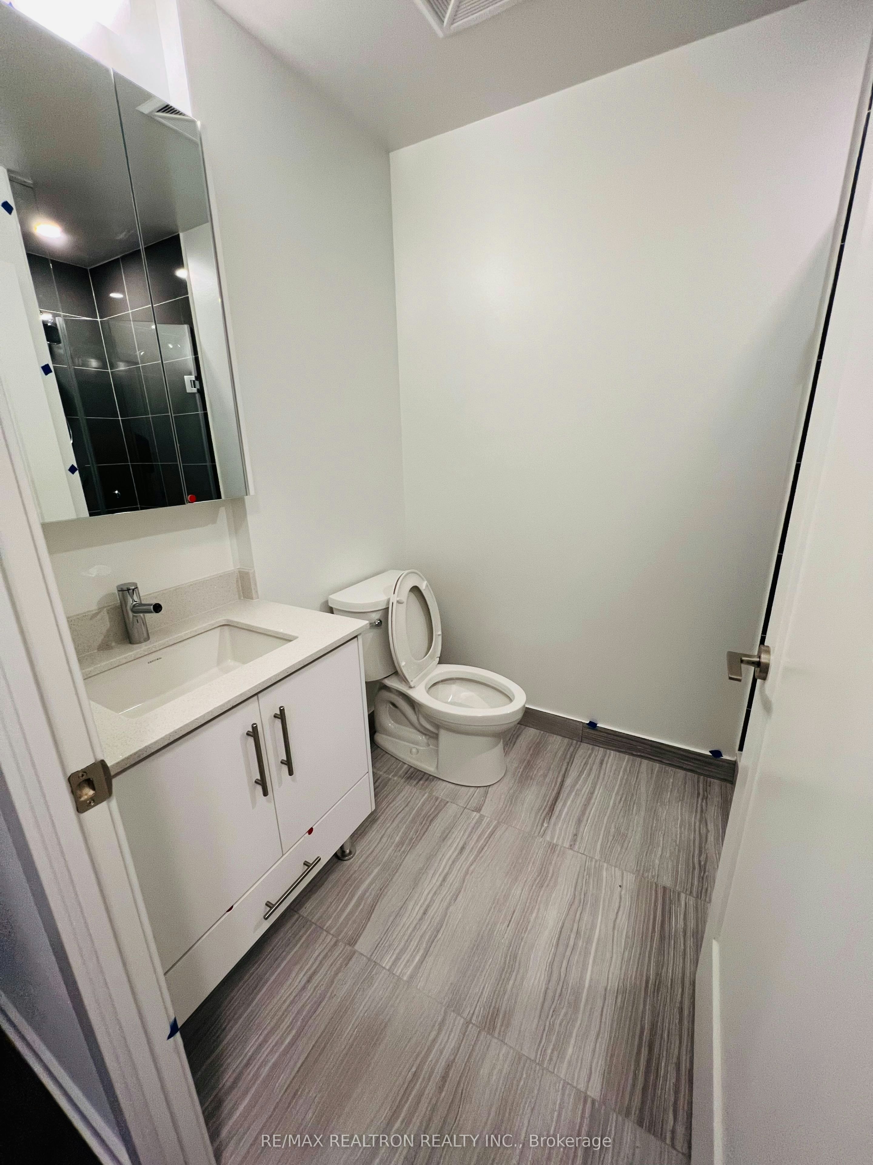 904-105 Oneida Crescent, Richmond Hill, ON, L4B 0H6 - 8