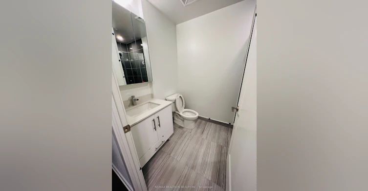 904-105 Oneida Crescent, Richmond Hill, ON, L4B 0H6 - 8