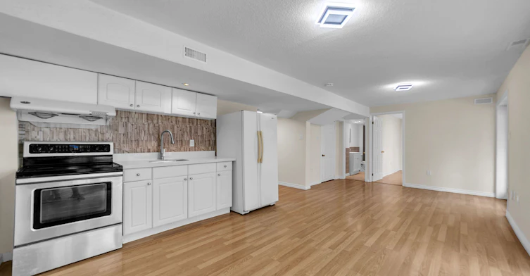 47 Medoc ( Basement) Place, Vaughan, ON, L4J 8Y9 - 12