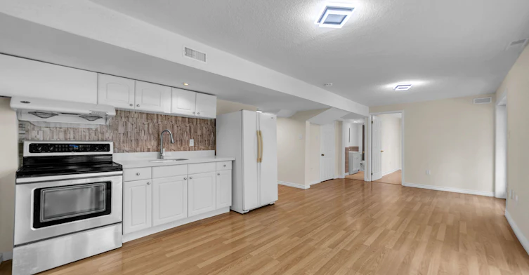 47 Medoc ( Basement) Place, Vaughan, ON, L4J 8Y9 - 9