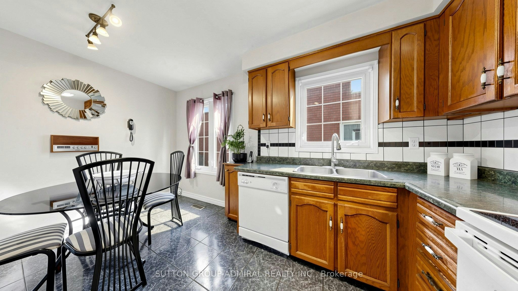 18 Richbell Street, Vaughan, ON, L4J 5W4 - 11