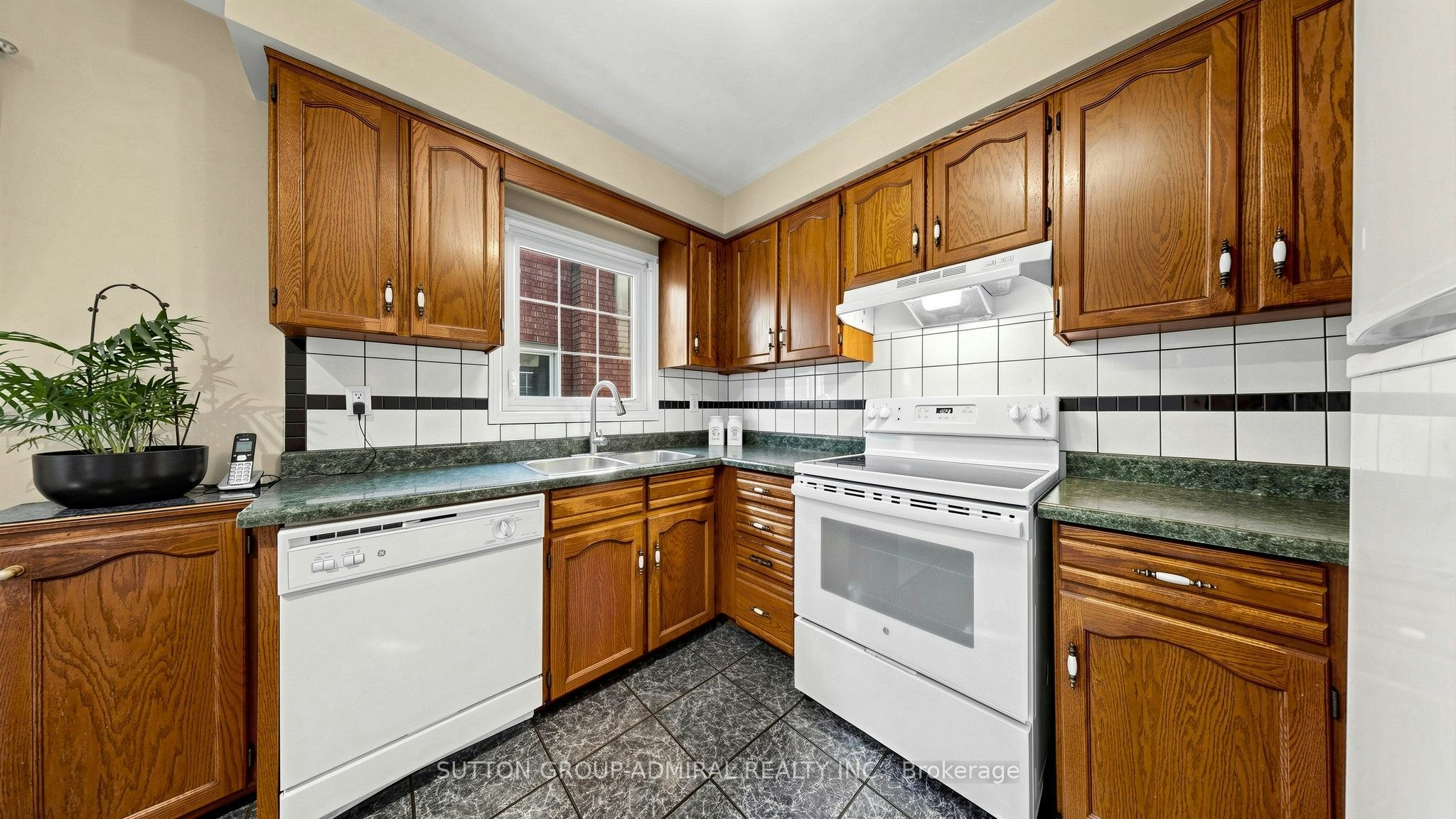 18 Richbell Street, Vaughan, ON, L4J 5W4 - 9