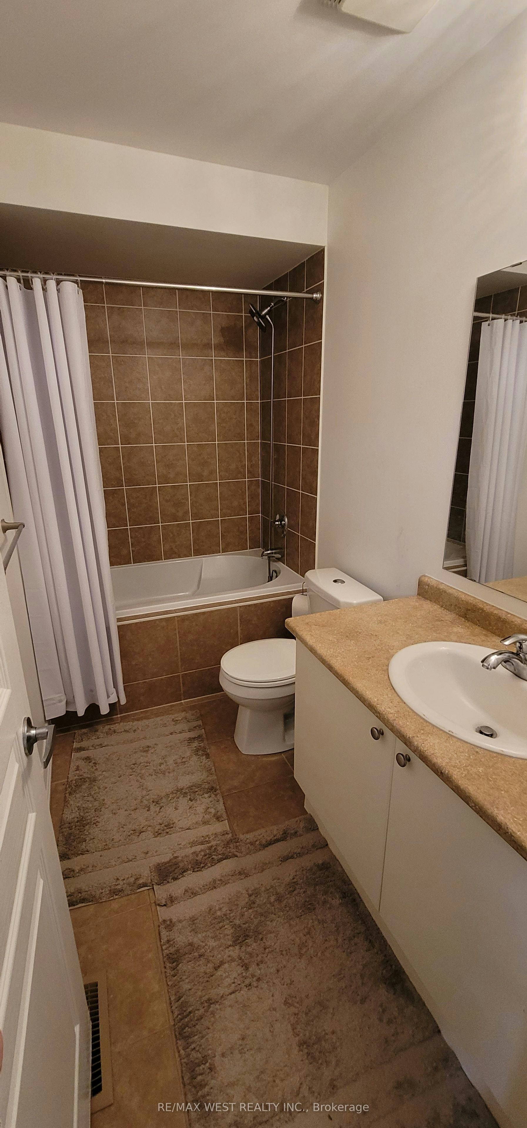 20 Winisk Street, Richmond Hill, ON, L4E 0L5 - 18