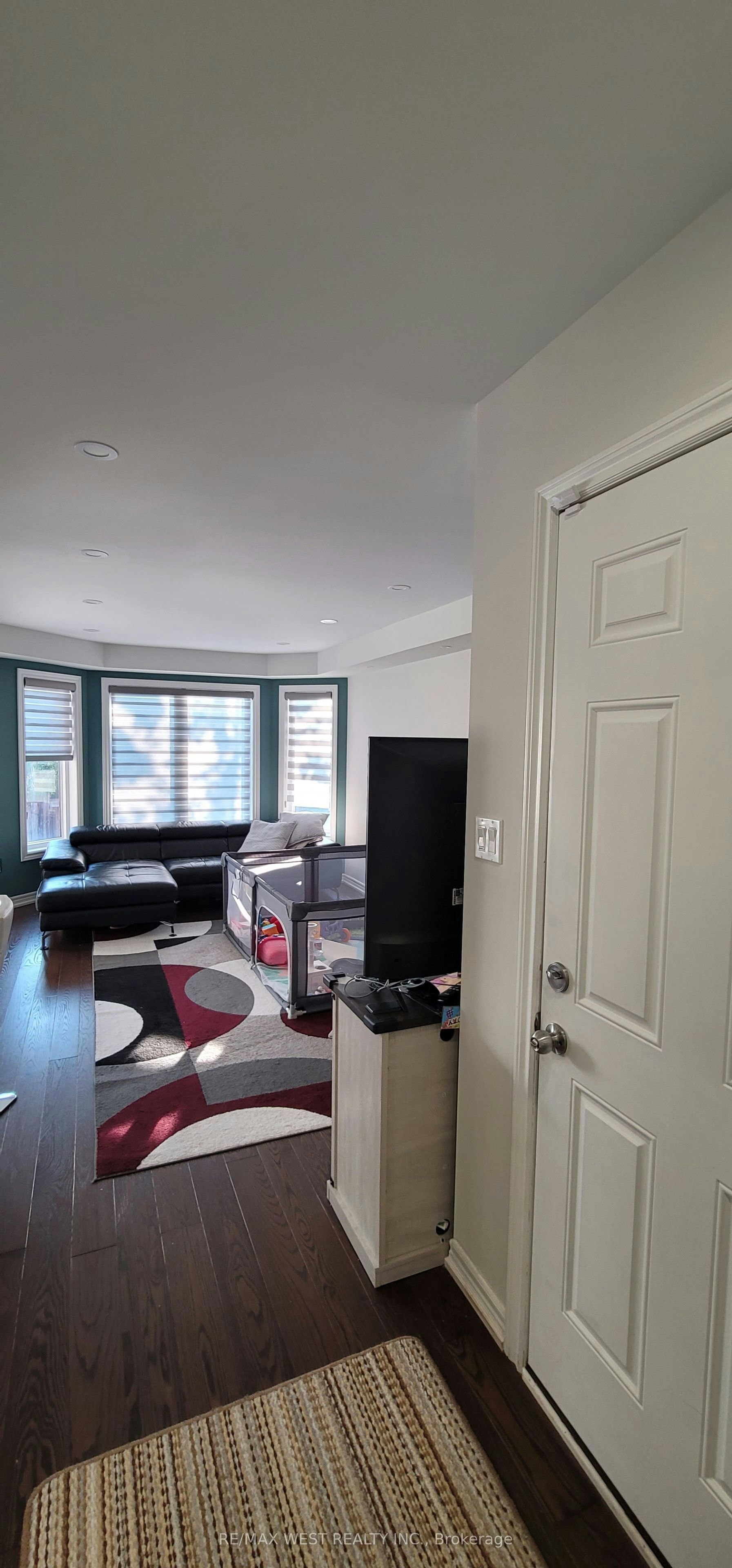 20 Winisk Street, Richmond Hill, ON, L4E 0L5 - 3