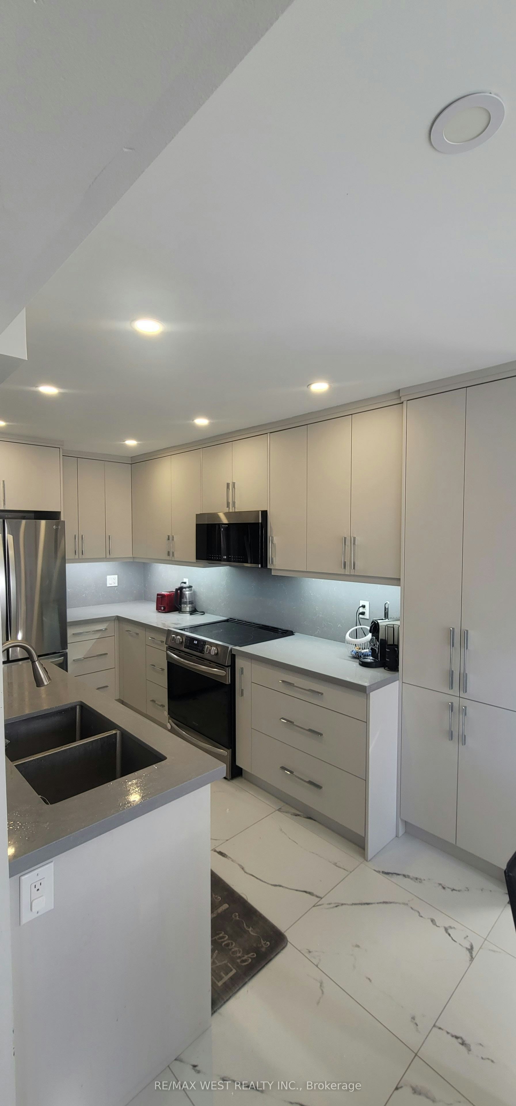 20 Winisk Street, Richmond Hill, ON, L4E 0L5 - 5