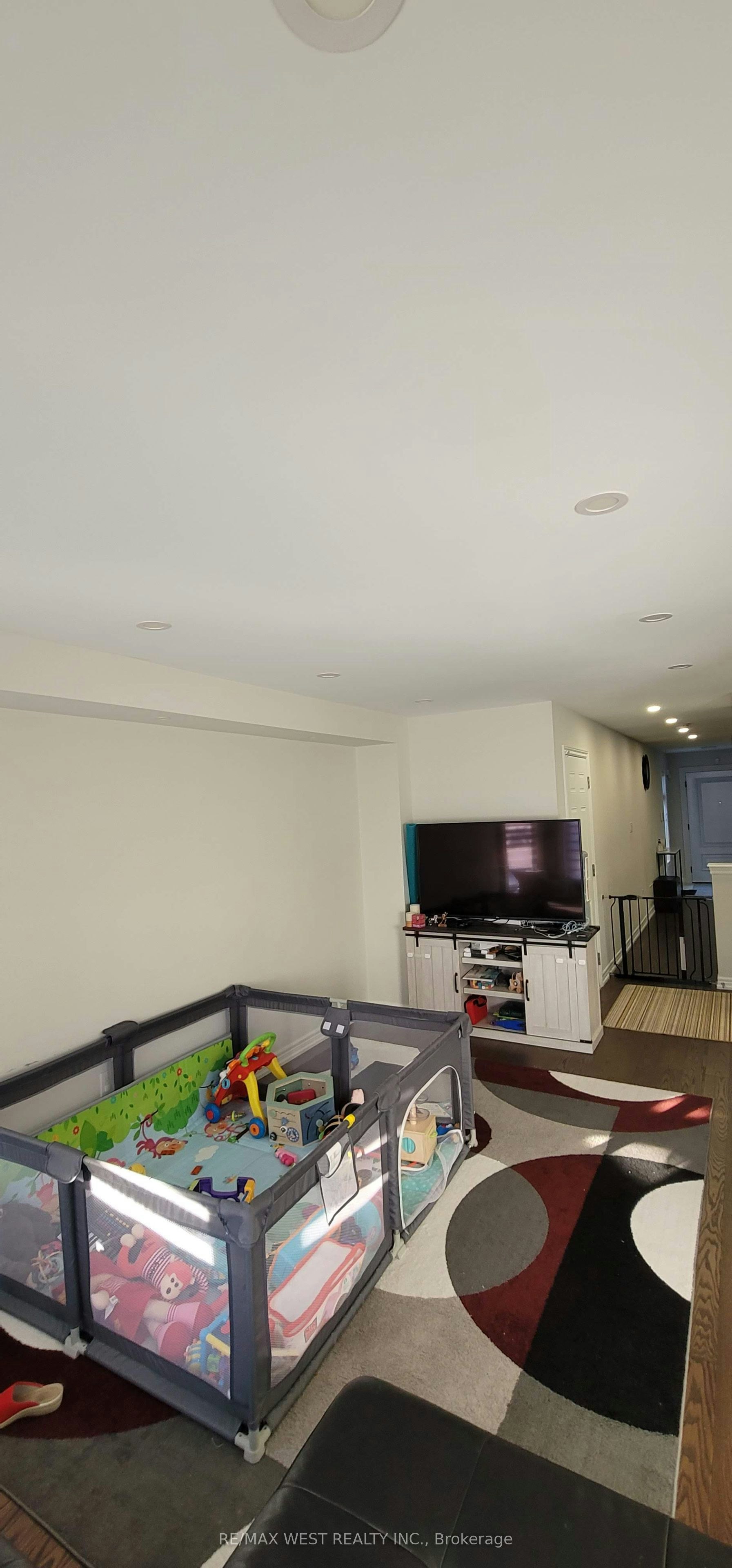 20 Winisk Street, Richmond Hill, ON, L4E 0L5 - 22