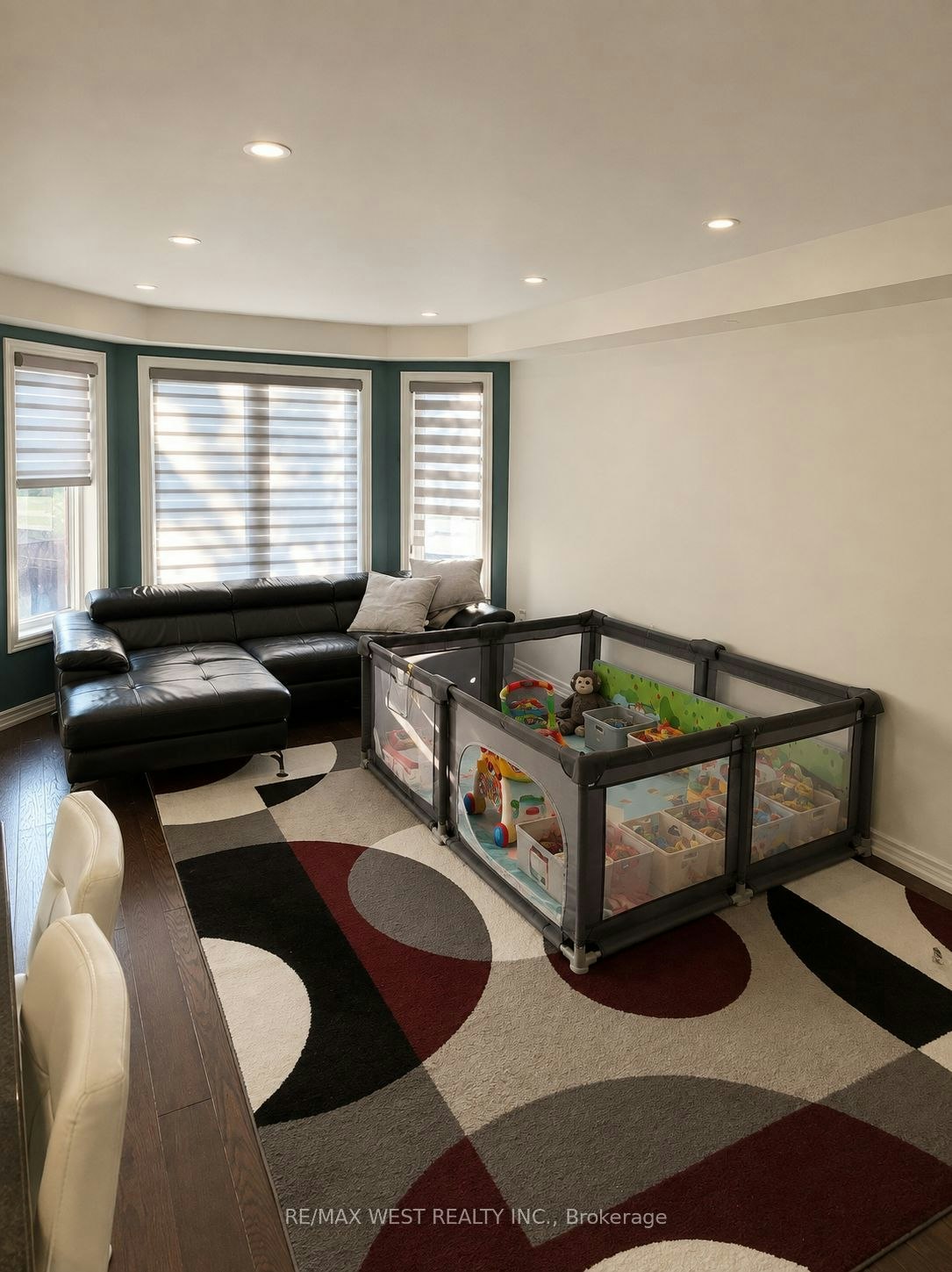 20 Winisk Street, Richmond Hill, ON, L4E 0L5 - 2