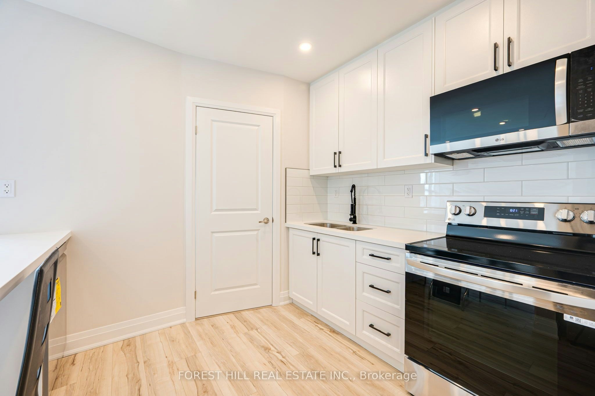 2-7725 Yonge Street, Markham, ON, L3T 2C4 - 7