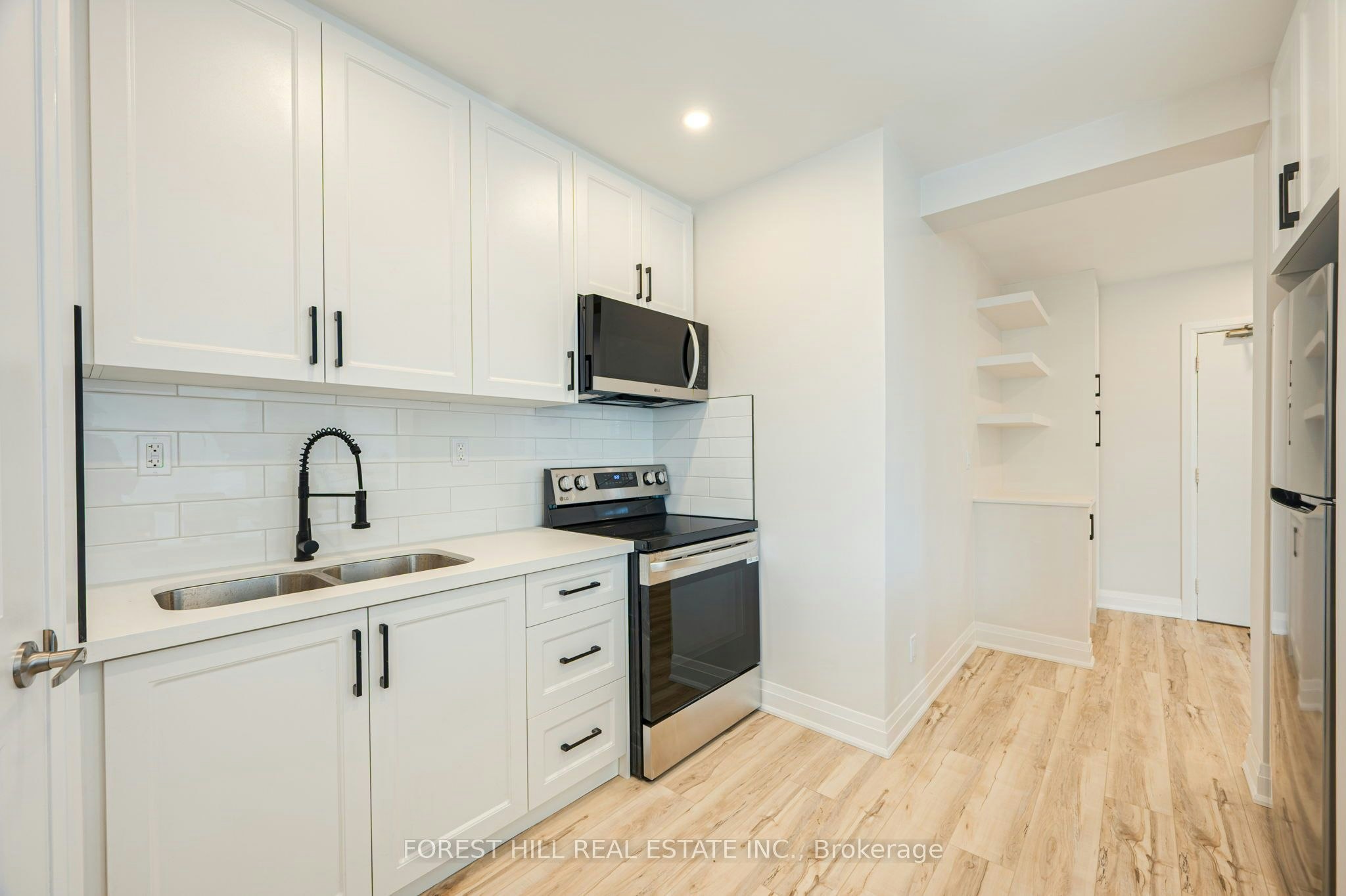 2-7725 Yonge Street, Markham, ON, L3T 2C4 - 9