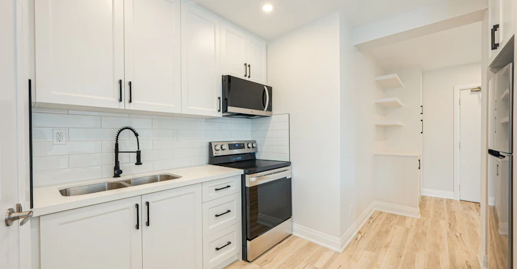 2-7725 Yonge Street, Markham, ON, L3T 2C4 - 9