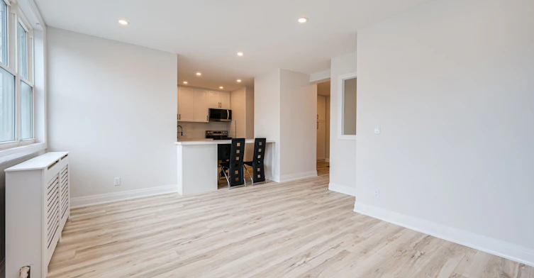 2-7725 Yonge Street, Markham, ON, L3T 2C4