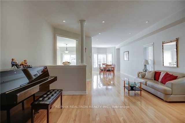 15 Dragonfly Avenue, Richmond Hill, ON, L4S 2V2 - 3