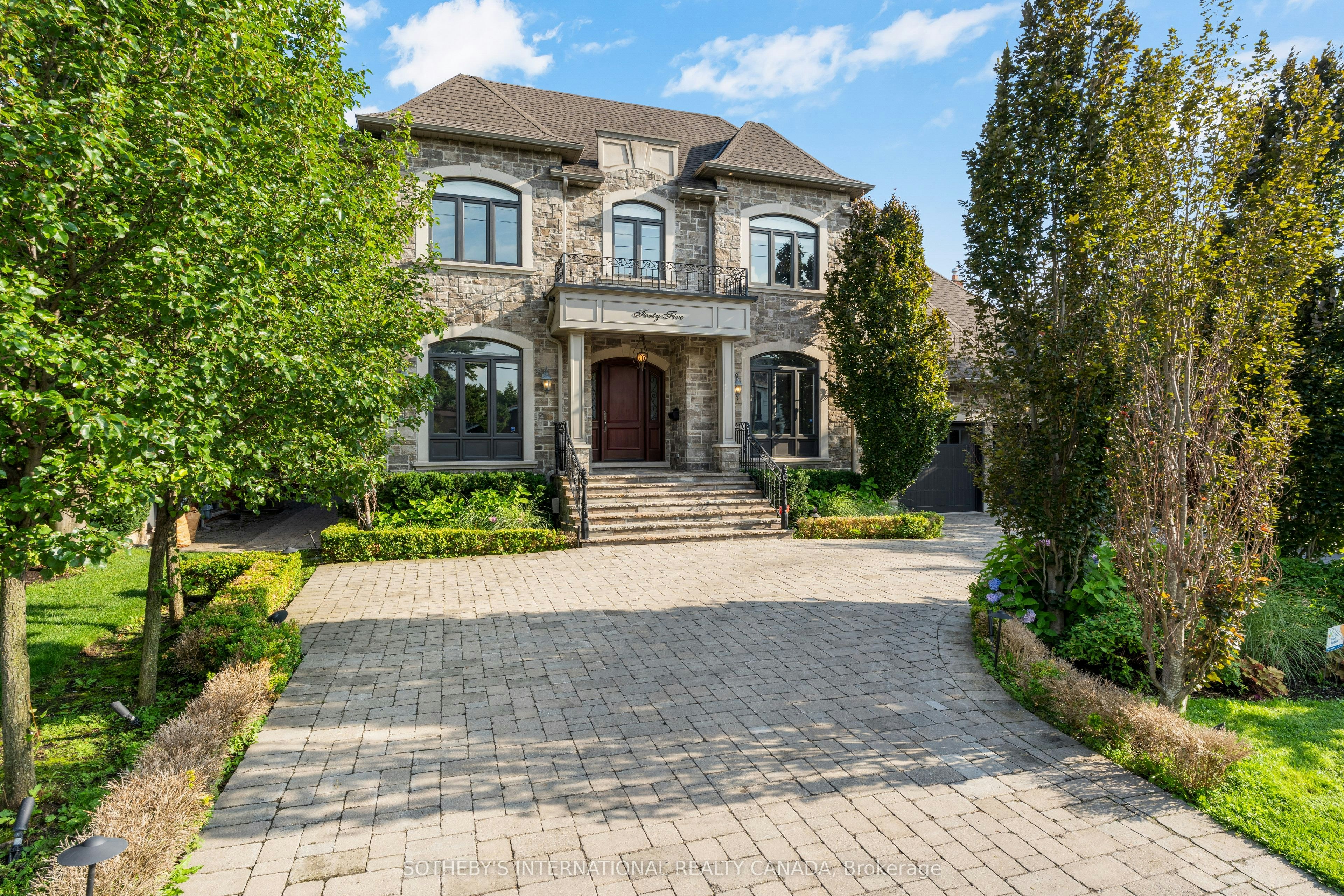 45 Crestwood Road, Vaughan, ON, L4J 1A4