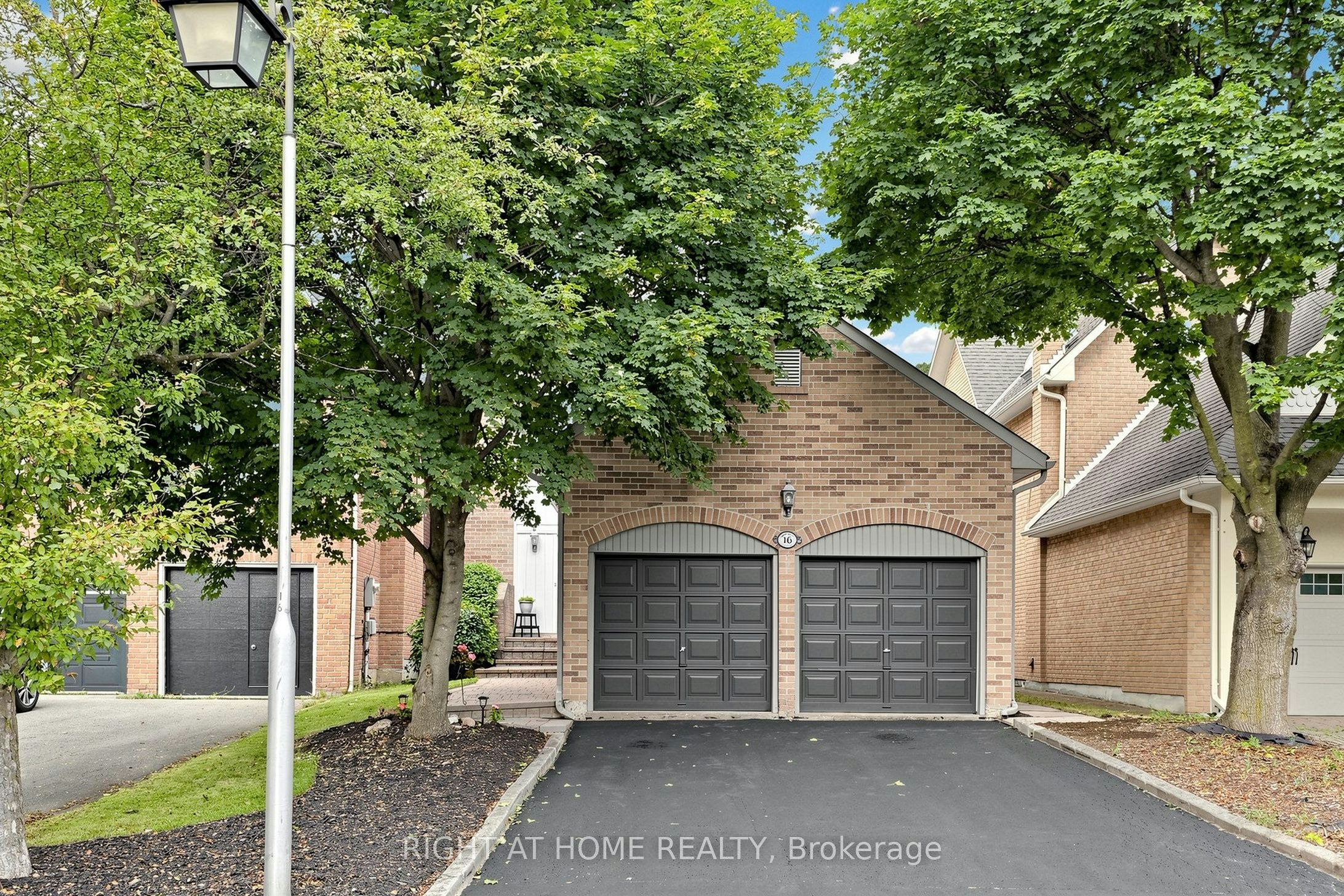 16 Rosemead Close, Markham, ON, L3R 3Z3