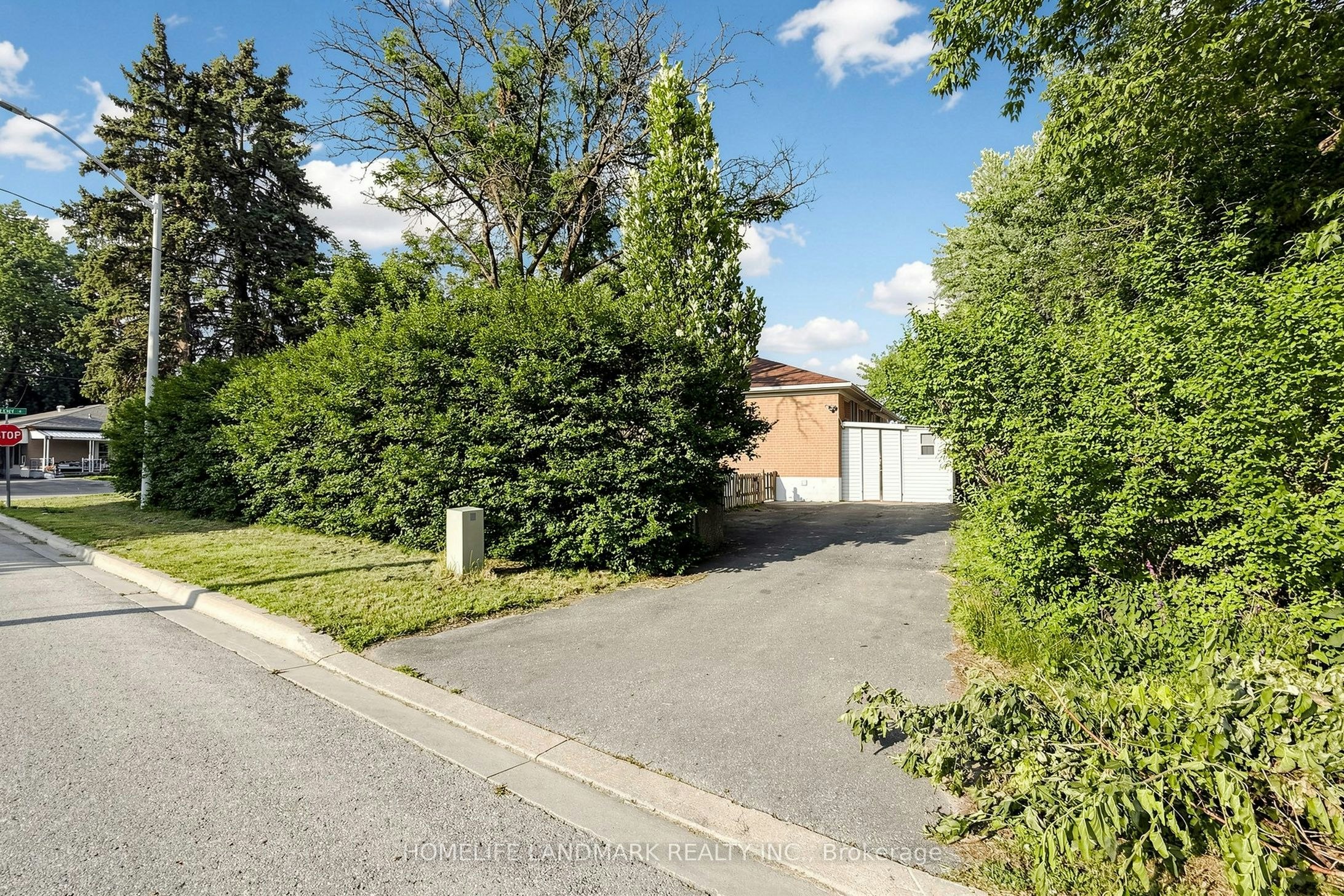 212 Beechy Drive, Richmond Hill, ON, L4C 2X7