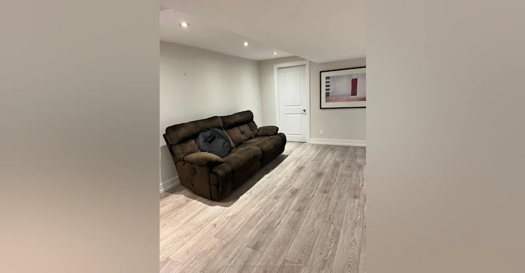315 Millard Avenue, Newmarket, ON, L3Y 1Z3 - 3