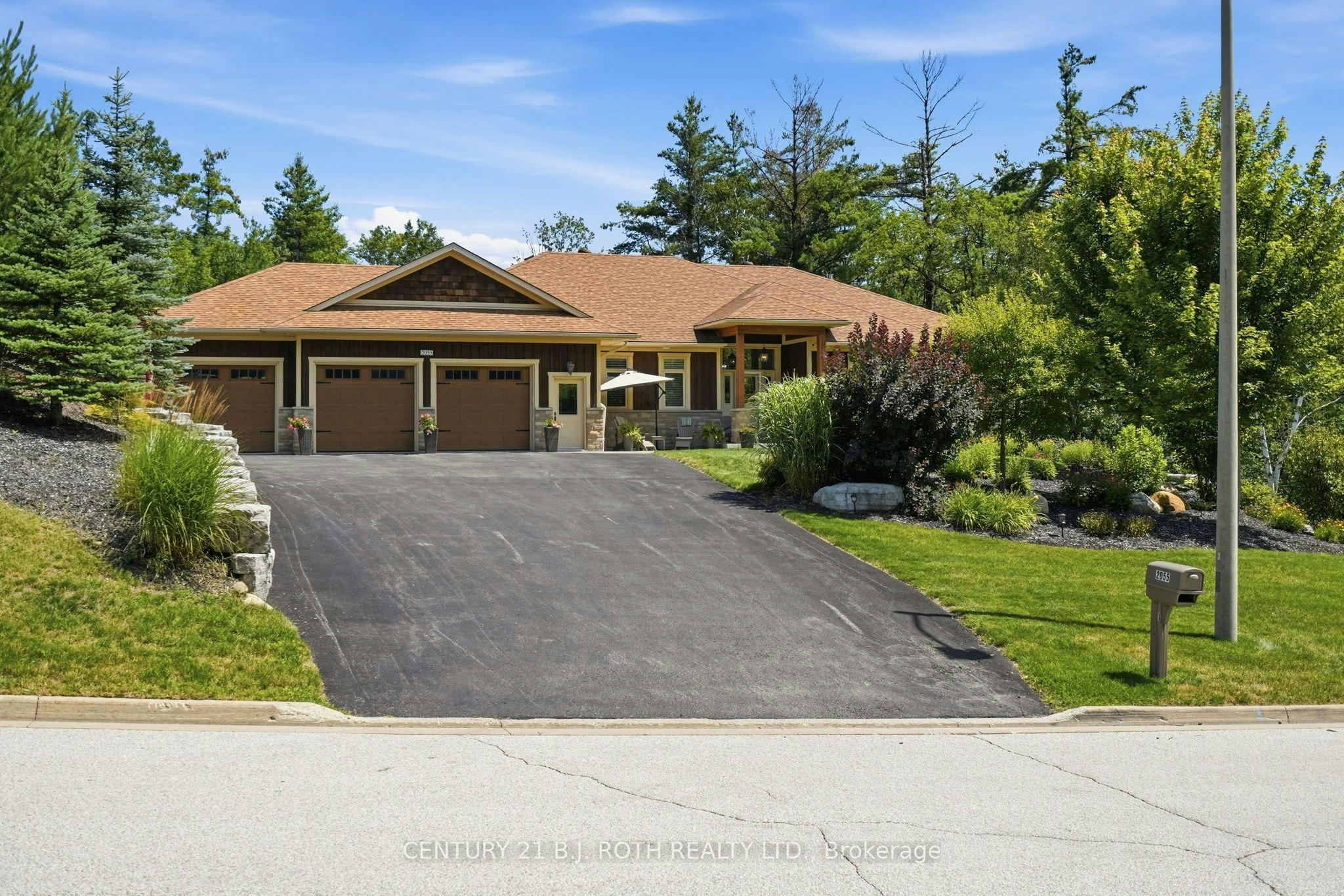 2055 Forest Valley Drive, Innisfil, ON, L9S 4A4