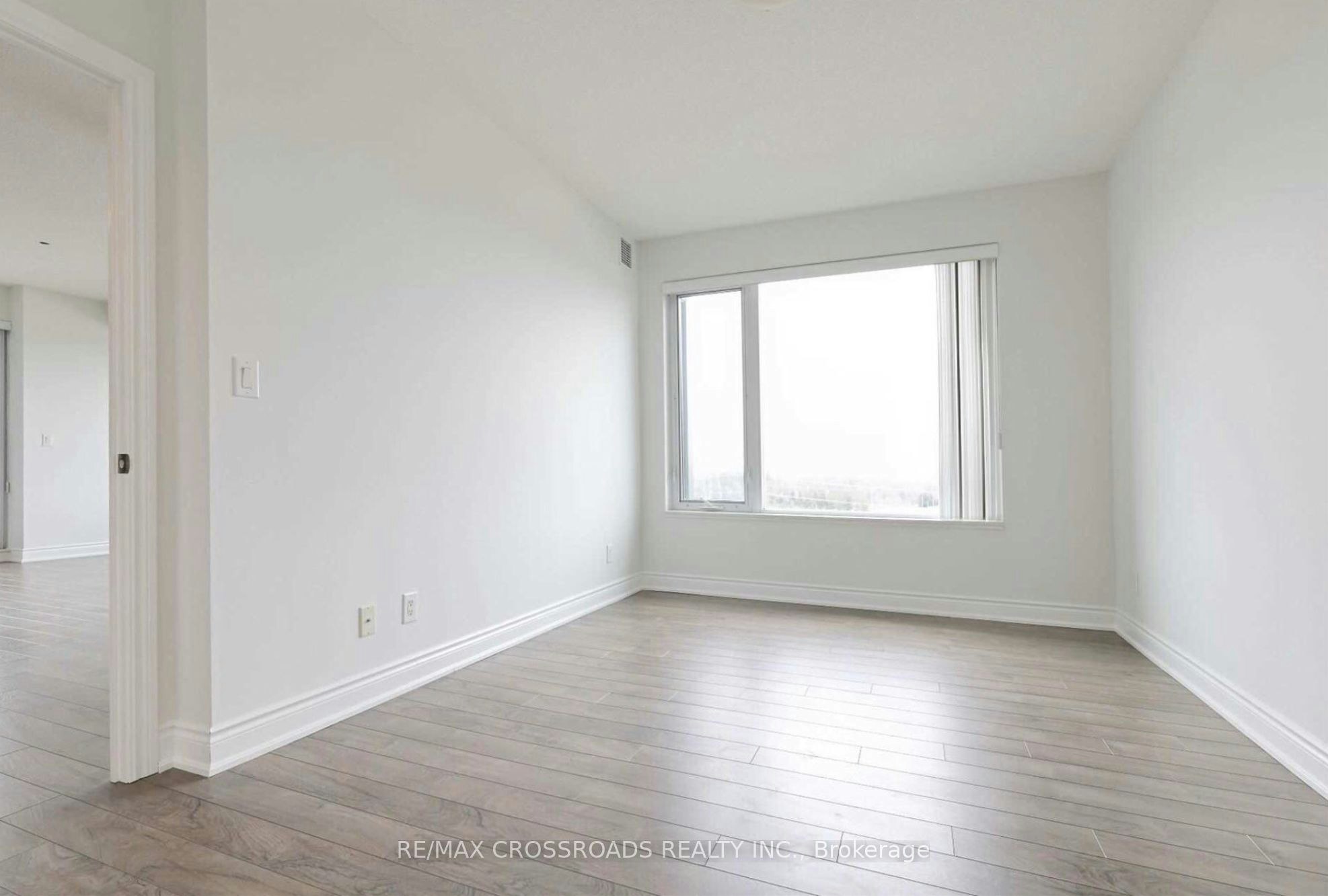 906-325 South Park Road, Markham, ON, L3T 0B8 - 7