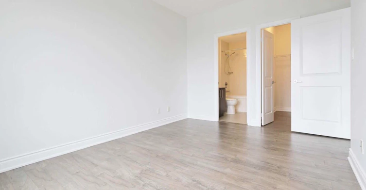 906-325 South Park Road, Markham, ON, L3T 0B8 - 8