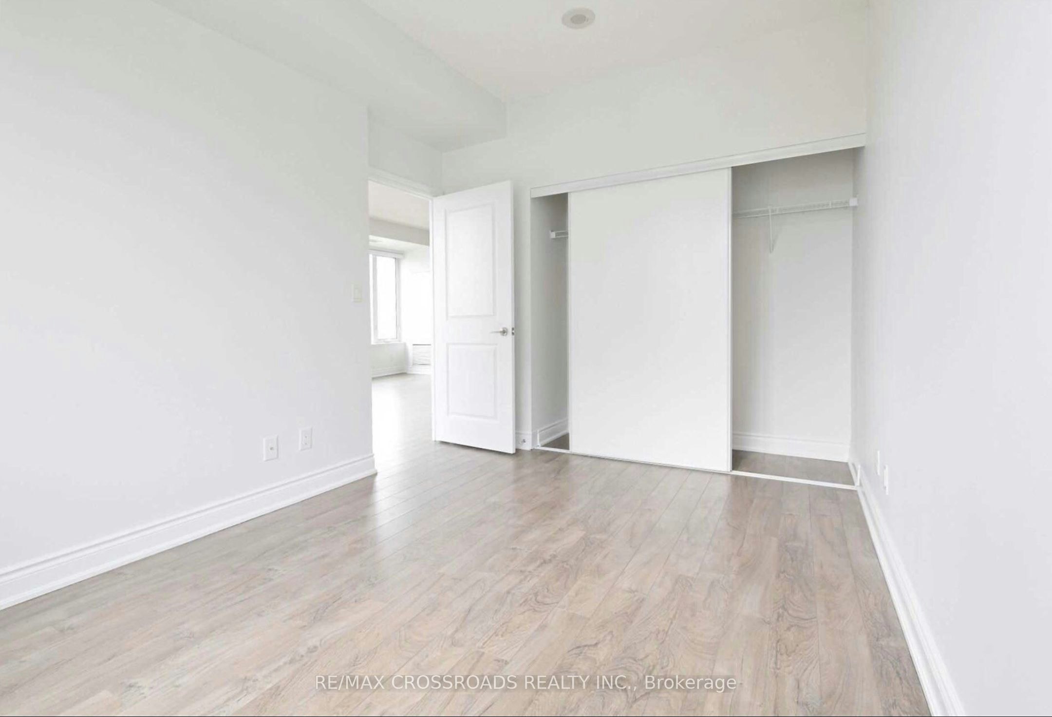 906-325 South Park Road, Markham, ON, L3T 0B8 - 10