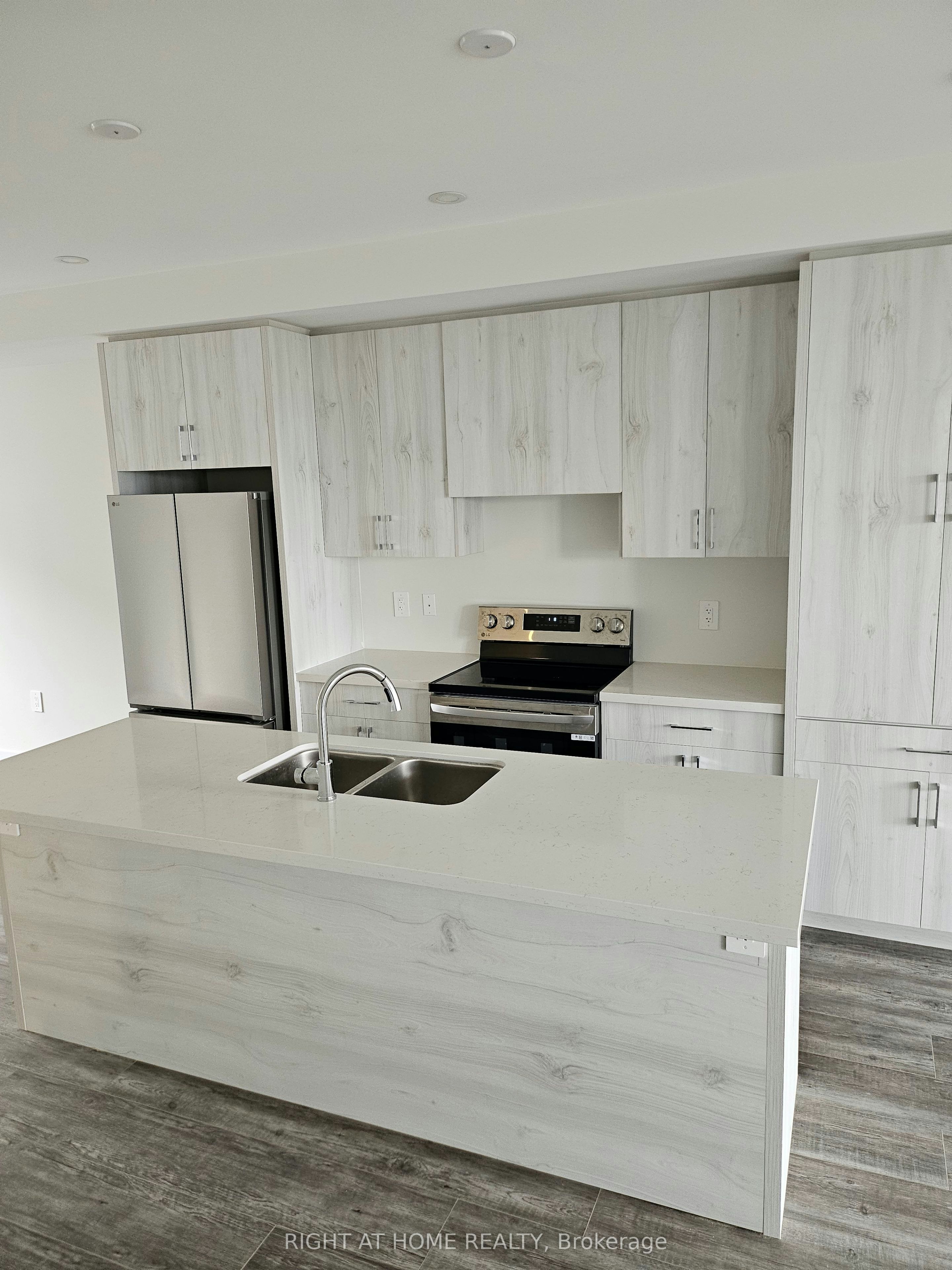 47 Peace Lane, Richmond Hill, ON, L4B 0J4 - 3