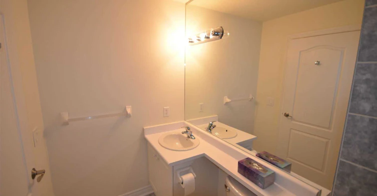 105-60 Disera Drive, Vaughan, ON, L4J 9G1 - 9