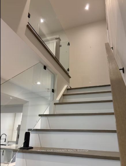 94 Springhead Gardens, Richmond Hill, ON, L4C 5C4 - 8