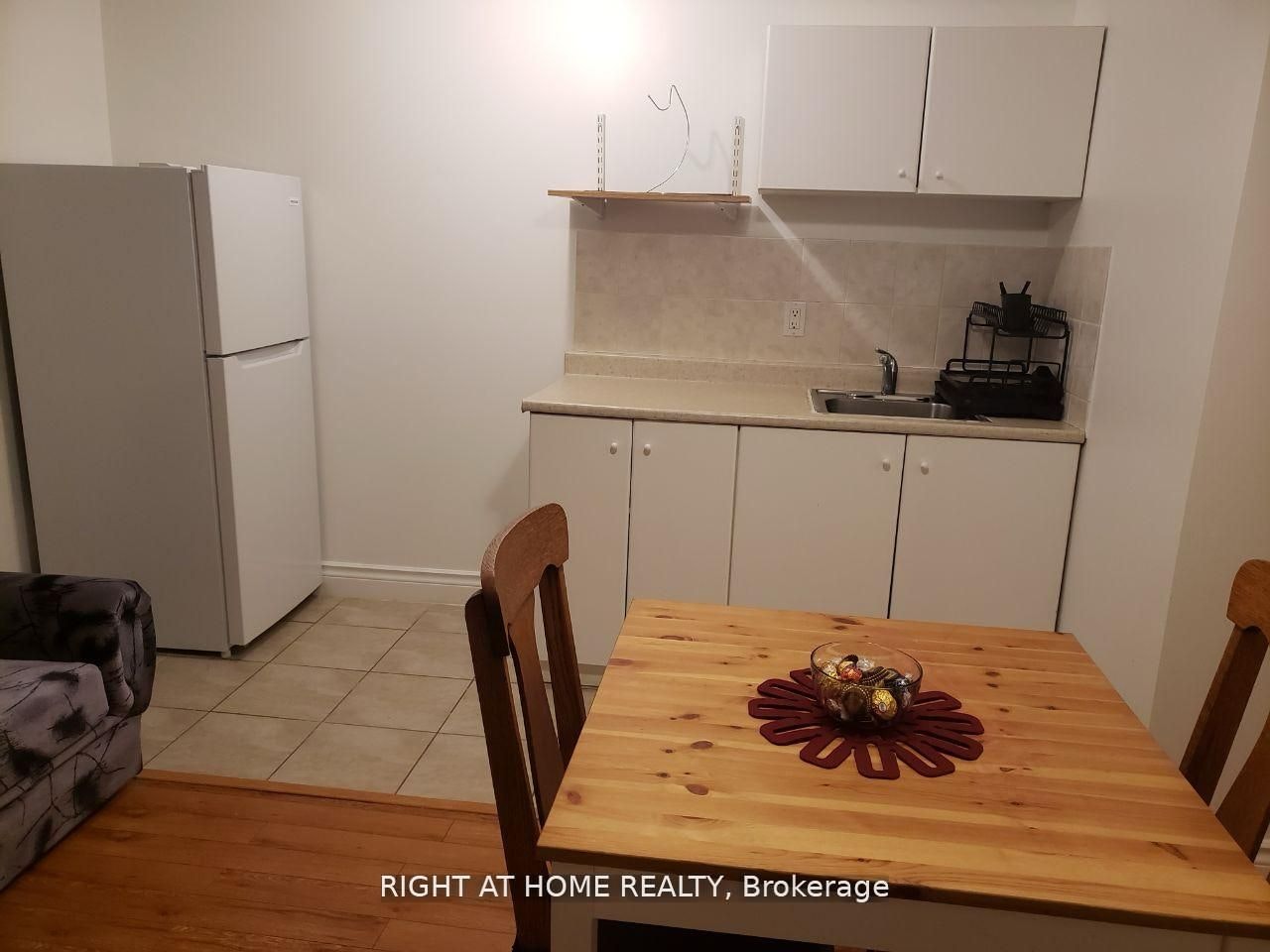 10 Fisico Court, Richmond Hill, ON, L4B 3Z2 - 5
