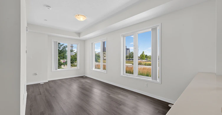 343-100 Honeycrisp Crescent, Vaughan, ON, L4K 0N7 - 10