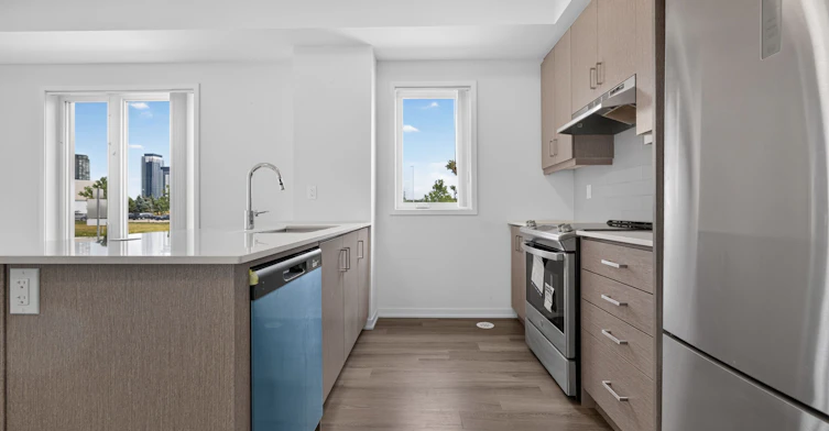 343-100 Honeycrisp Crescent, Vaughan, ON, L4K 0N7 - 9