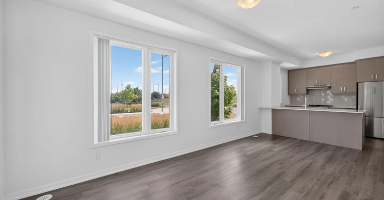343-100 Honeycrisp Crescent, Vaughan, ON, L4K 0N7 - 5