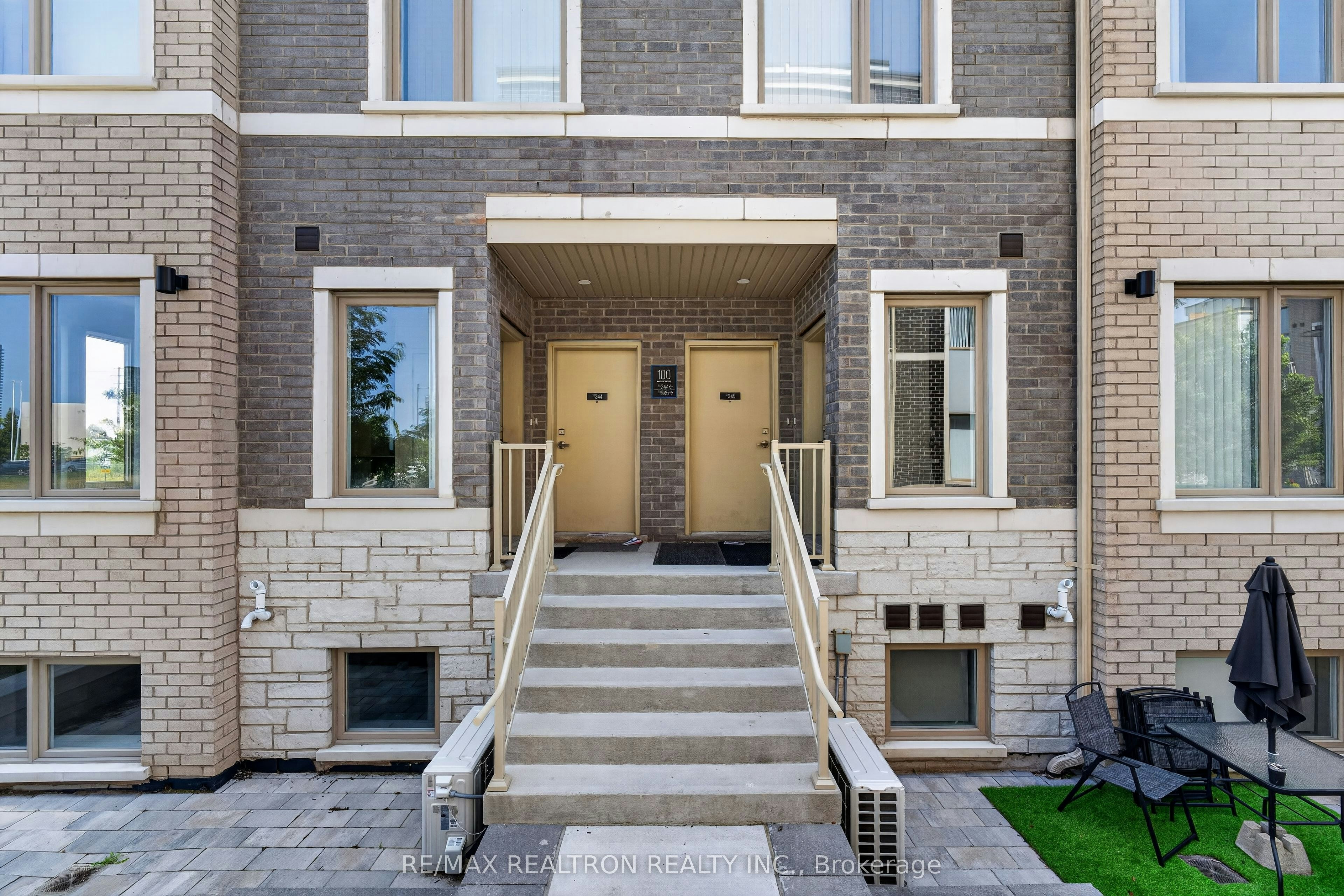 343-100 Honeycrisp Crescent, Vaughan, ON, L4K 0N7 - 2