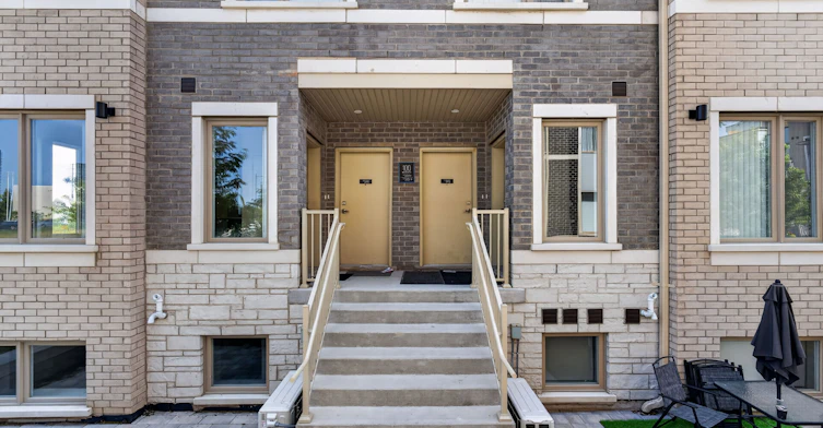 343-100 Honeycrisp Crescent, Vaughan, ON, L4K 0N7 - 2