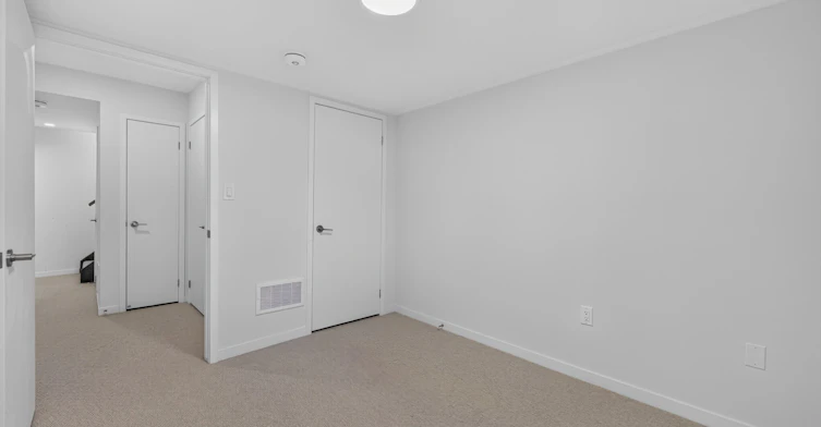 343-100 Honeycrisp Crescent, Vaughan, ON, L4K 0N7 - 18