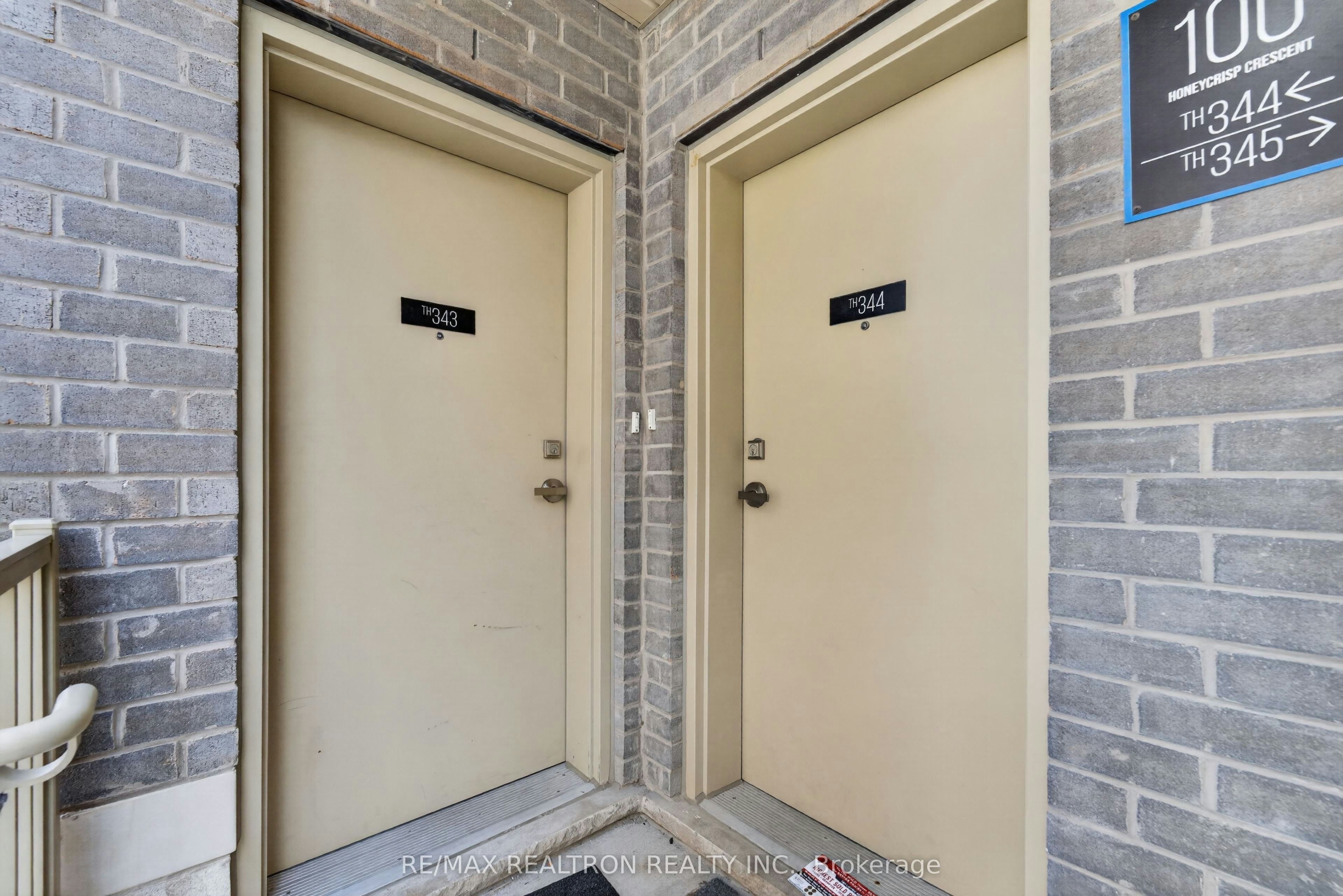 343-100 Honeycrisp Crescent, Vaughan, ON, L4K 0N7 - 3