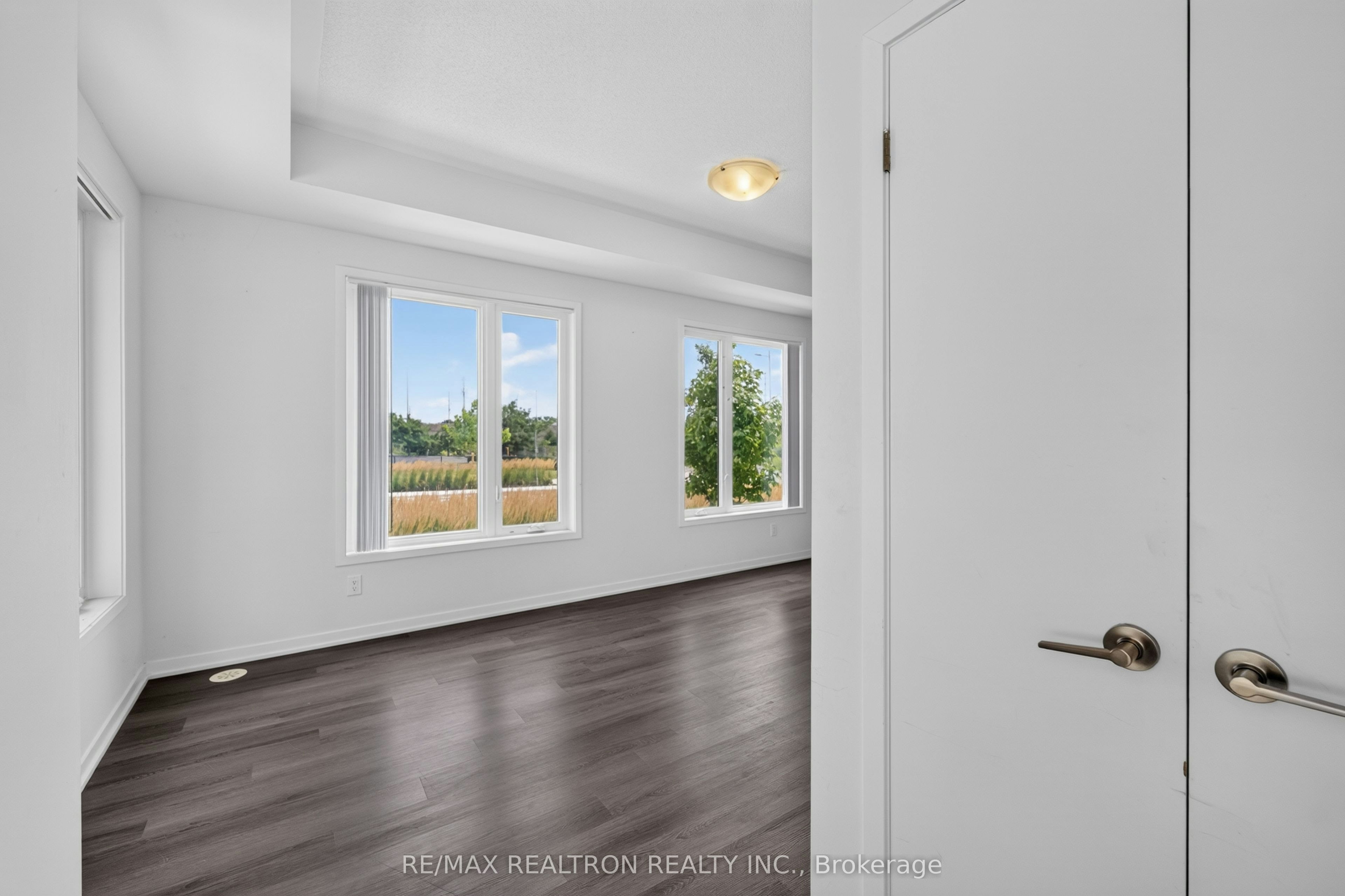 343-100 Honeycrisp Crescent, Vaughan, ON, L4K 0N7 - 4