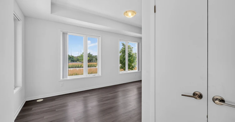 343-100 Honeycrisp Crescent, Vaughan, ON, L4K 0N7 - 4