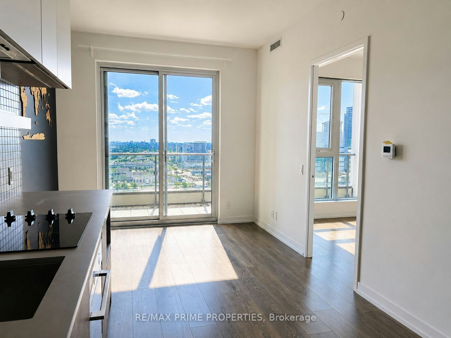 2307-950 Portage Parkway, Vaughan, ON, L4K 0J7 - 4