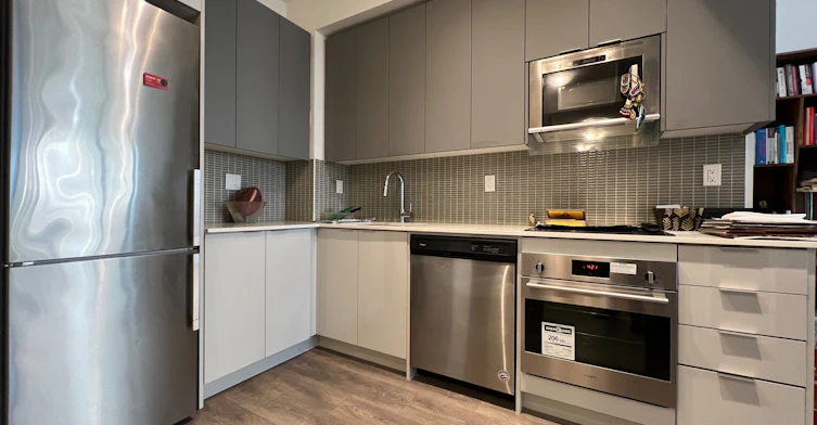 2916 Highway 7 Road, Vaughan, ON, L4K 0K6 - 4