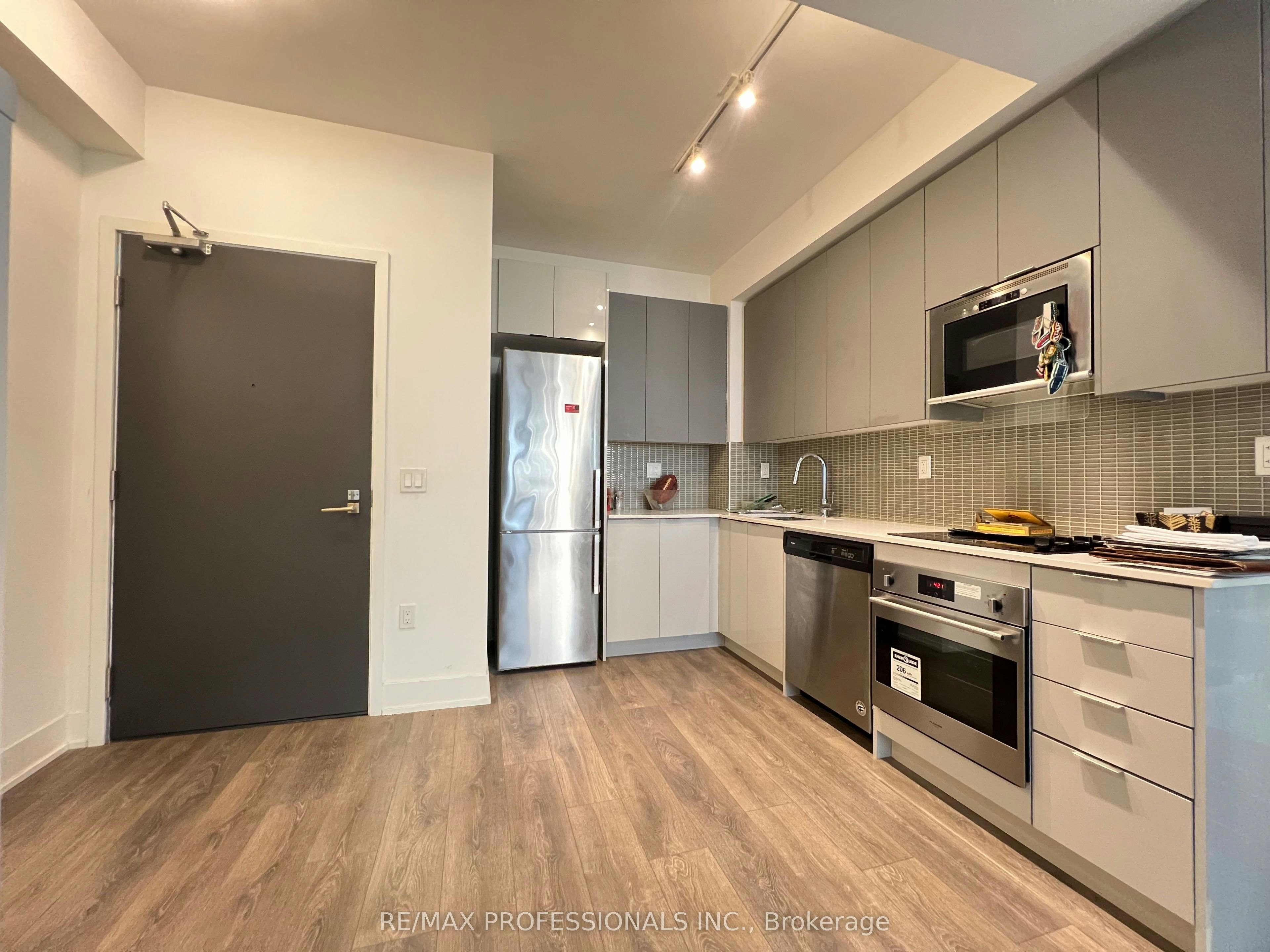 2916 Highway 7 Road, Vaughan, ON, L4K 0K6 - 3
