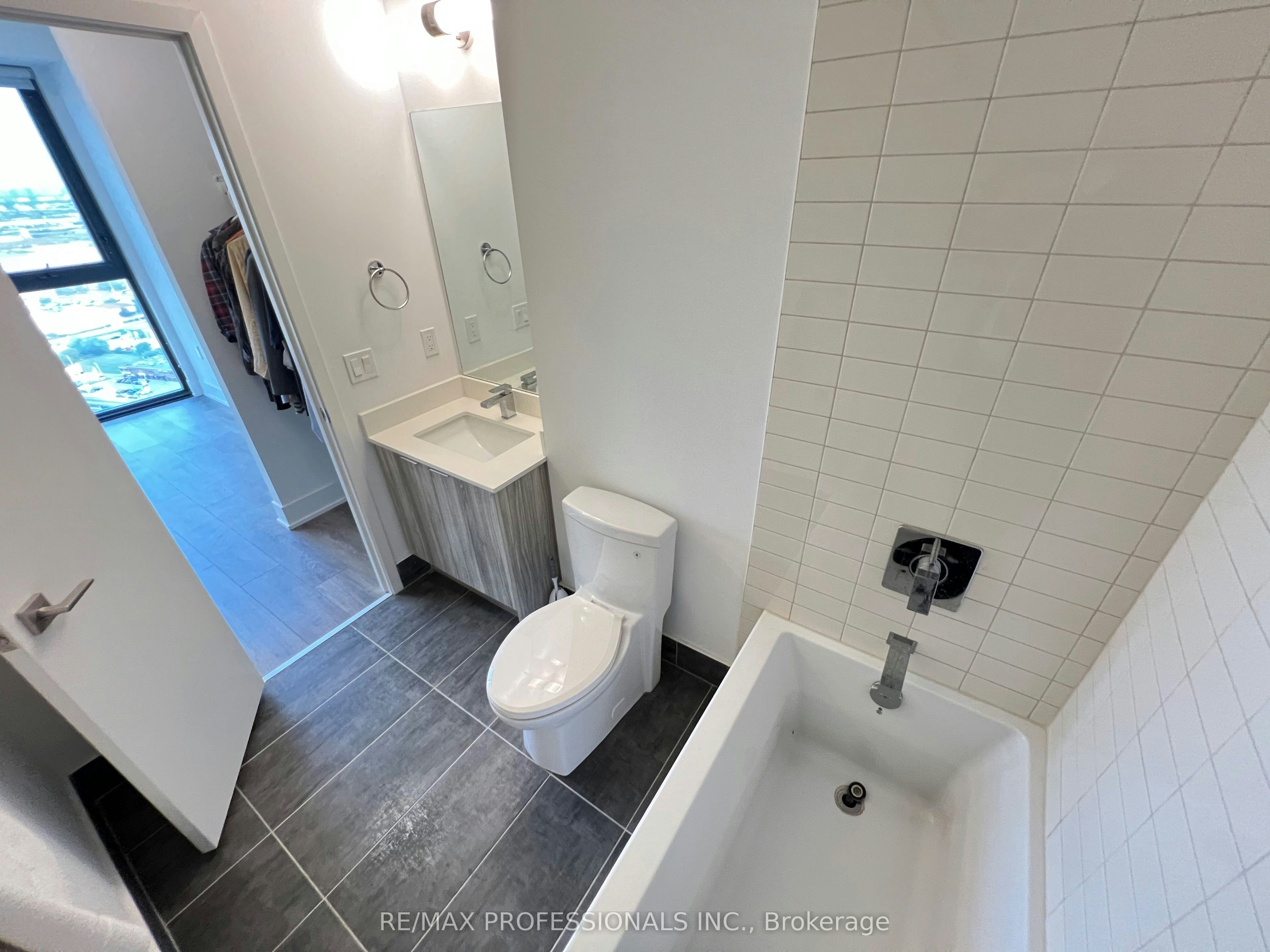 2916 Highway 7 Road, Vaughan, ON, L4K 0K6 - 11