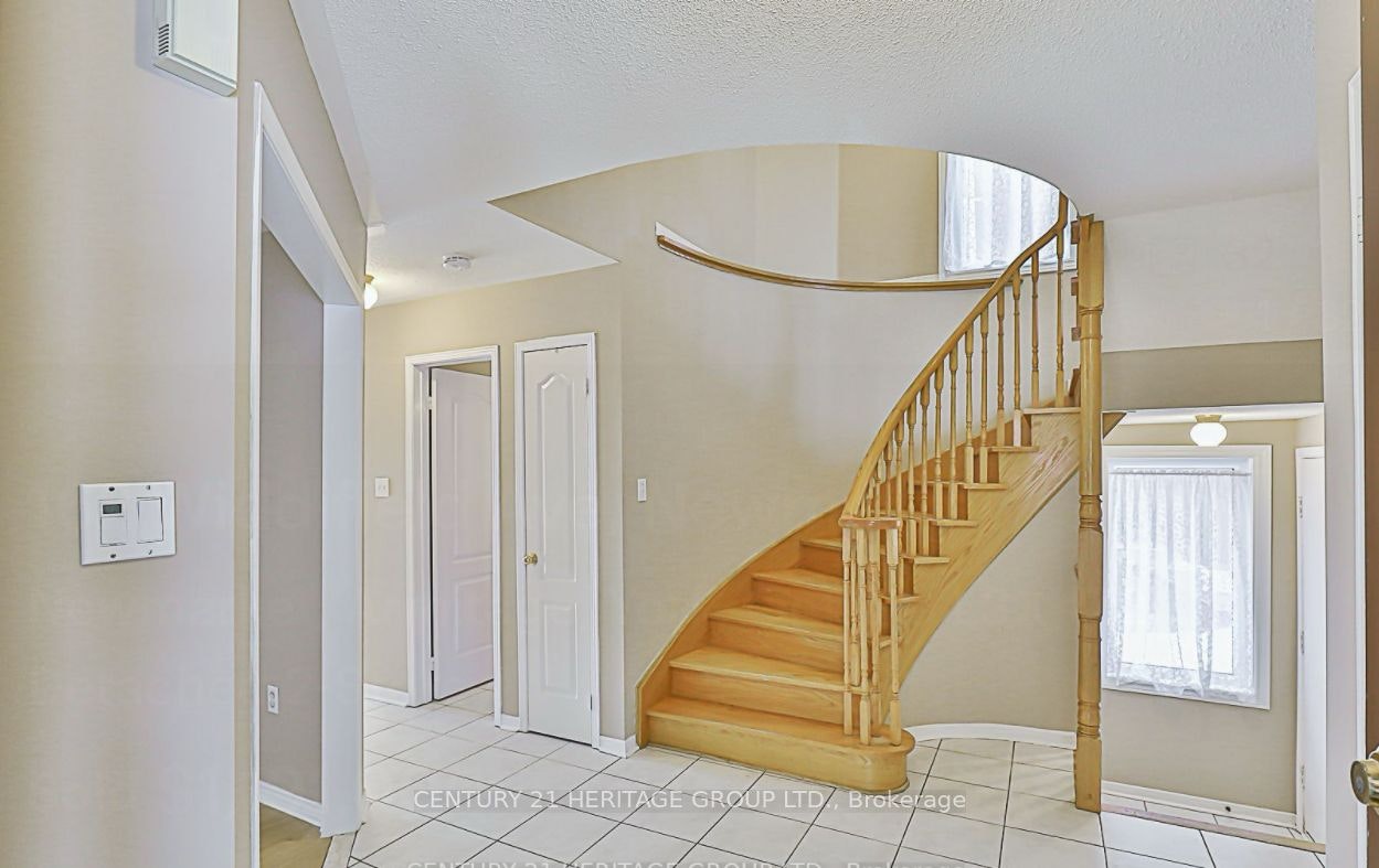 162 Widdifield Avenue, Newmarket, ON, L3X 1Z2 - 3