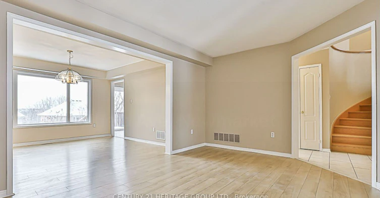 162 Widdifield Avenue, Newmarket, ON, L3X 1Z2 - 6