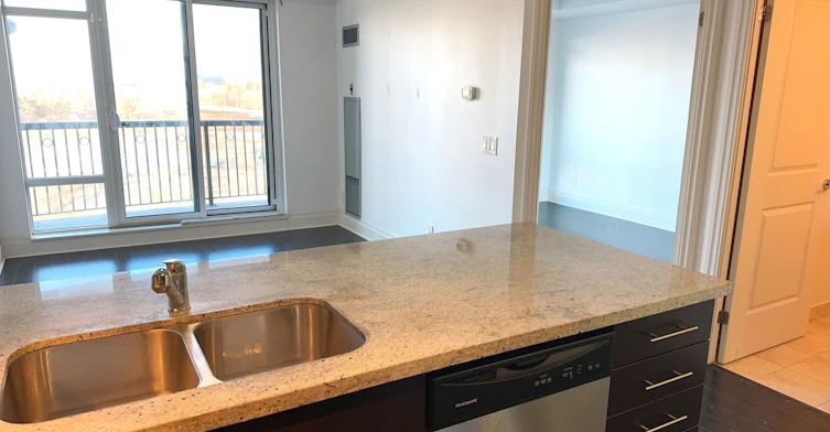 410-131 Upper Duke Crescent, Markham, ON, L6G 0C9 - 7
